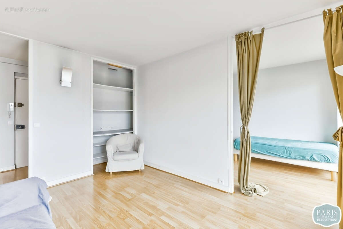 Appartement à PARIS-15E