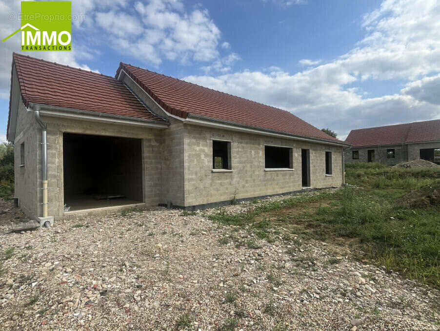 Maison à DAMPIERRE-EN-BRESSE