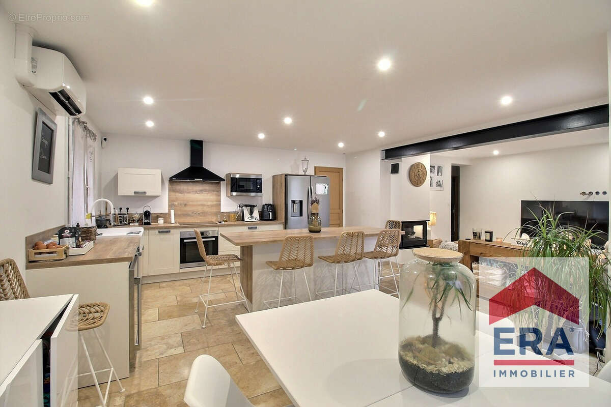 Maison à COURTHEZON