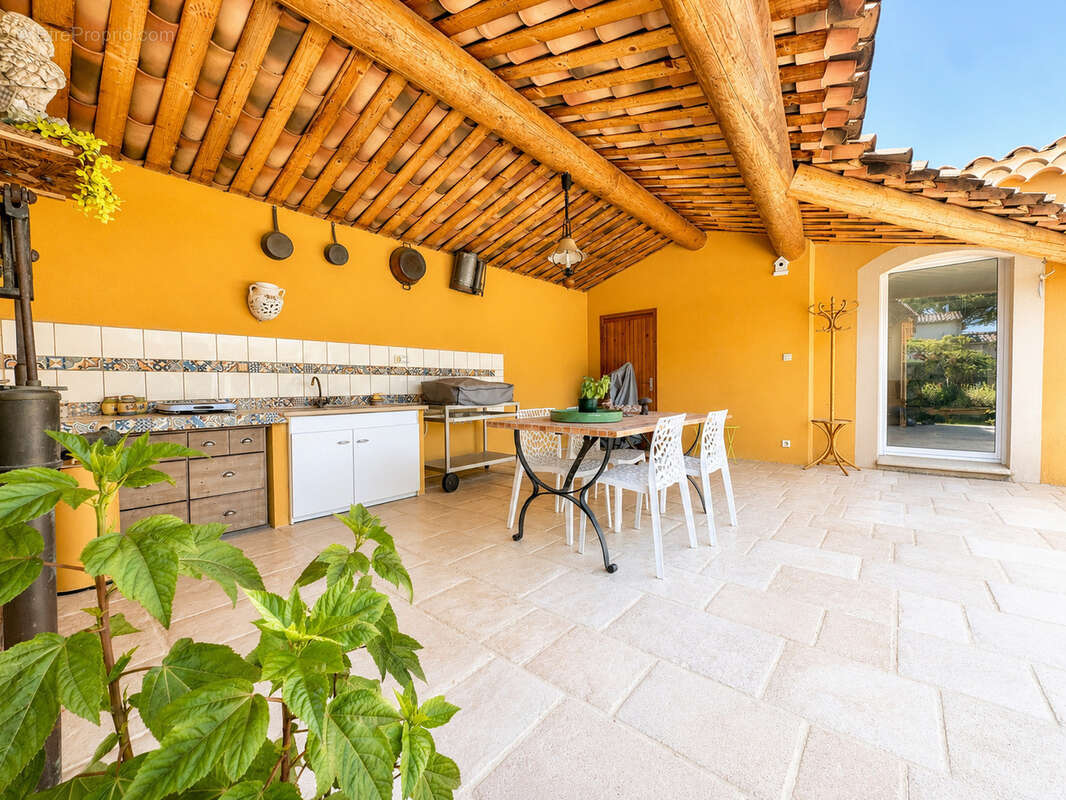 Valreas centre - villa - quartier calme - photo 4