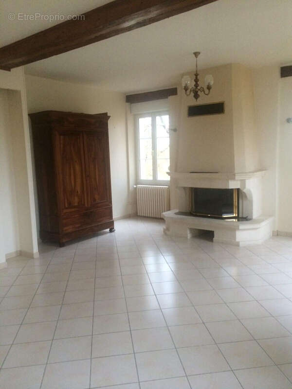 Appartement à MAROLLES-SOUS-LIGNIERES