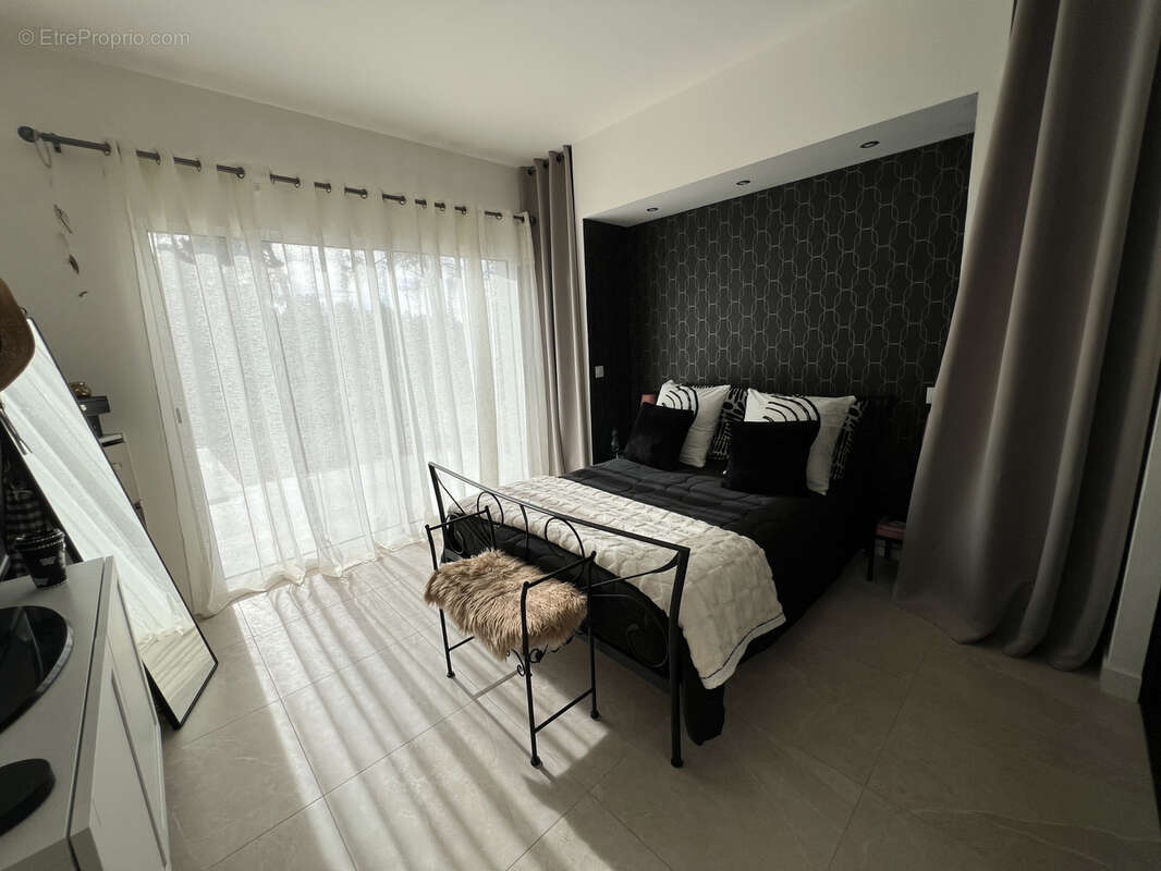 Maison à SILLANS-LA-CASCADE