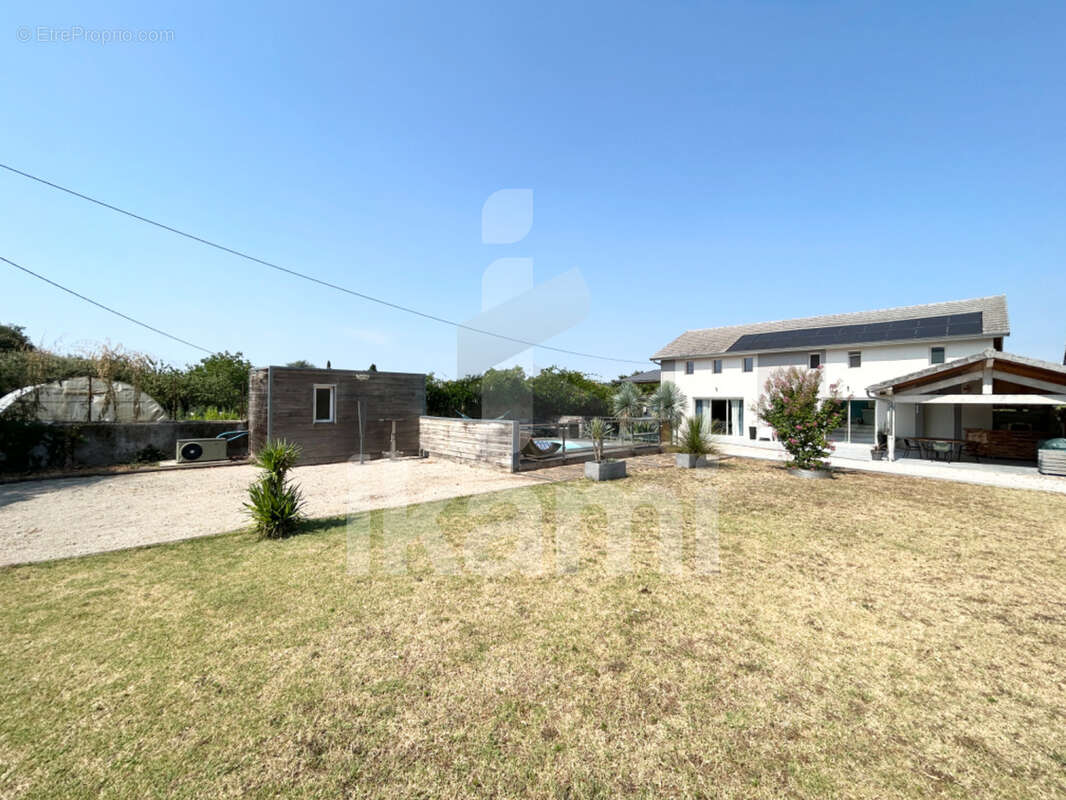 Maison de 176 m2 avec piscine - photo 13