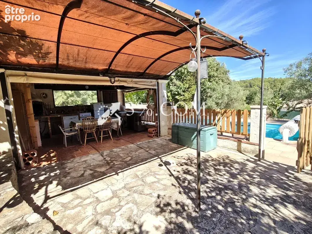 LE THORONET (83340) -- Villa piscine autonome en énergie sur - photo 18