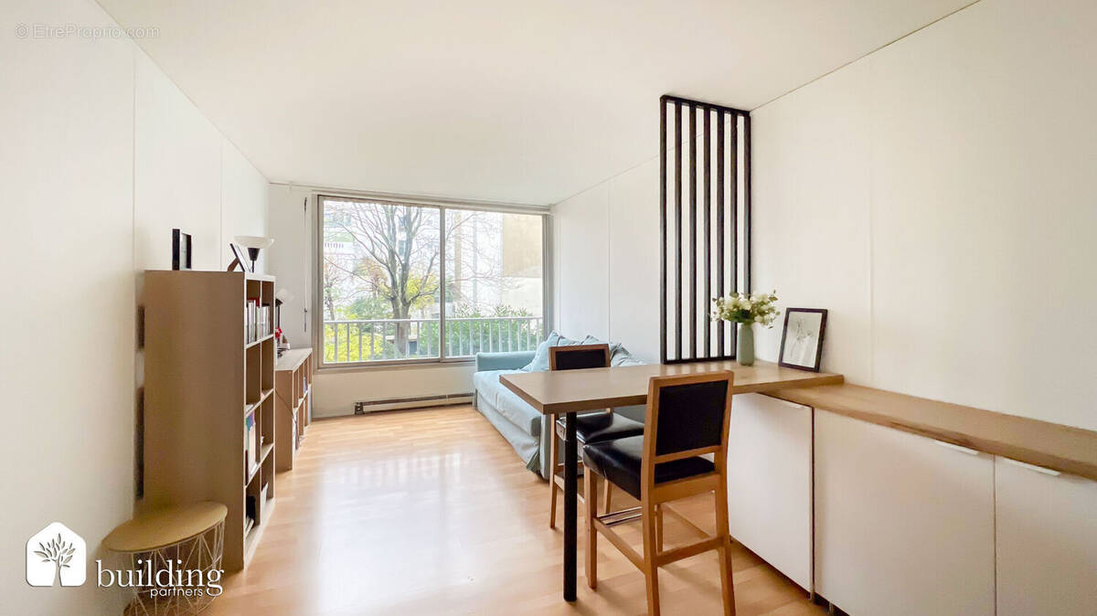 Appartement à PARIS-17E