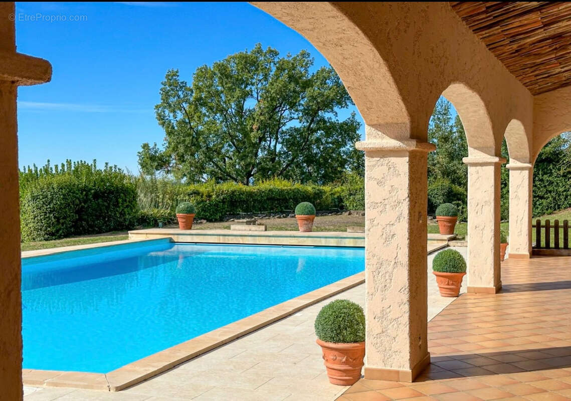 Maison à TOURRETTES