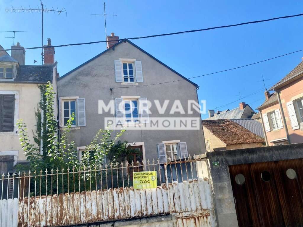 Maison à SAINT-SAULGE