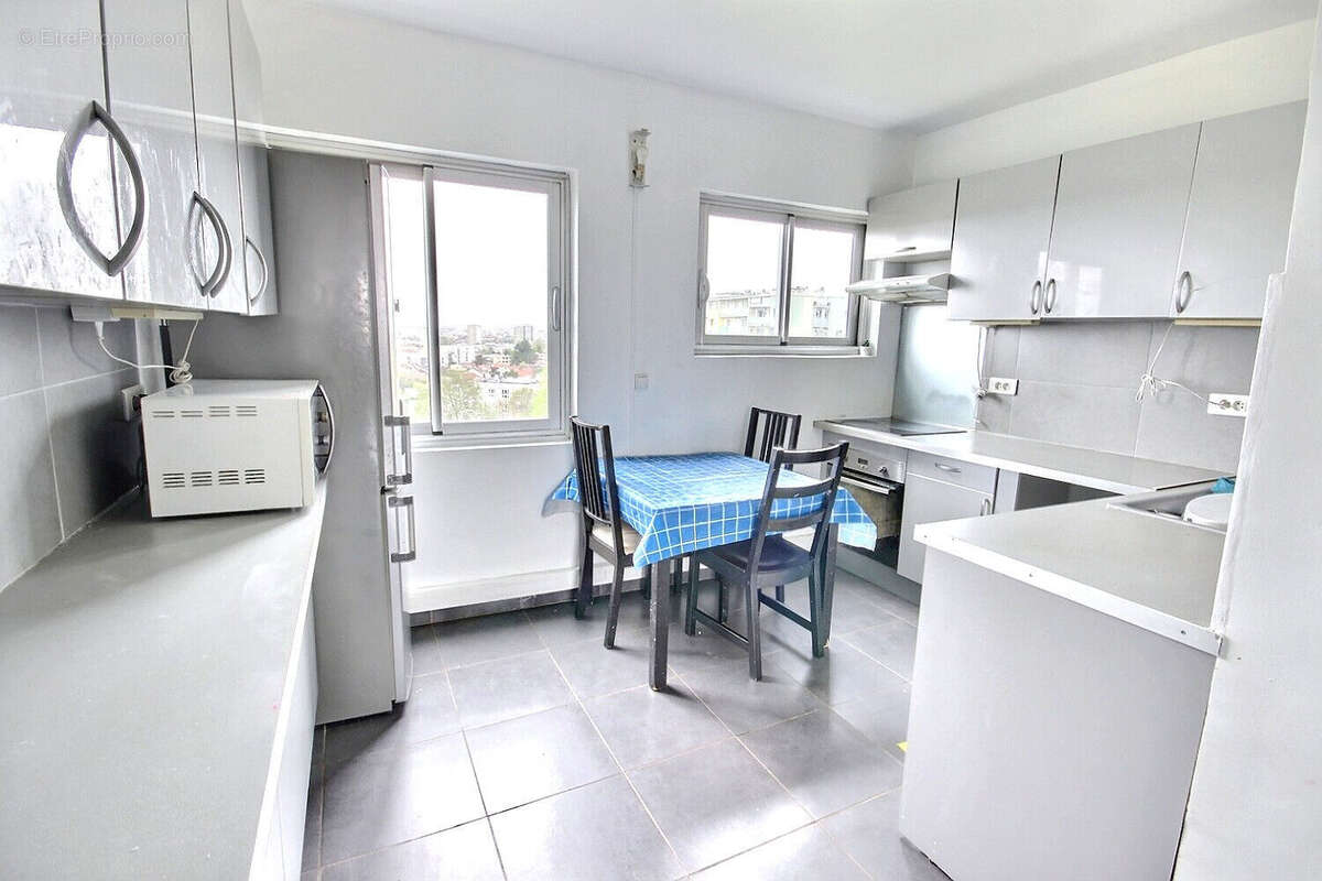 Appartement à FRESNES