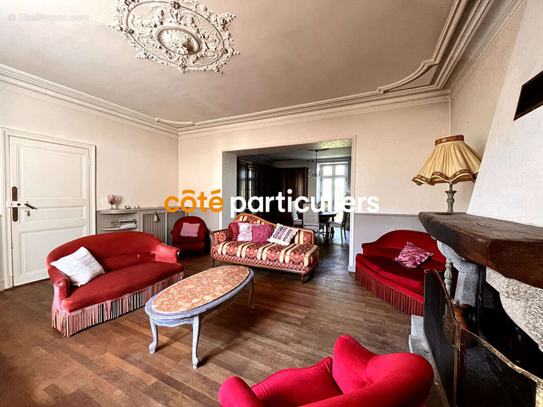 Le poiré-sur-vie -- demeure du xviii siècle -- 310 m² habitables -- 14 pièces -- piscine -- 2 logements -- proche commerce - photo 3