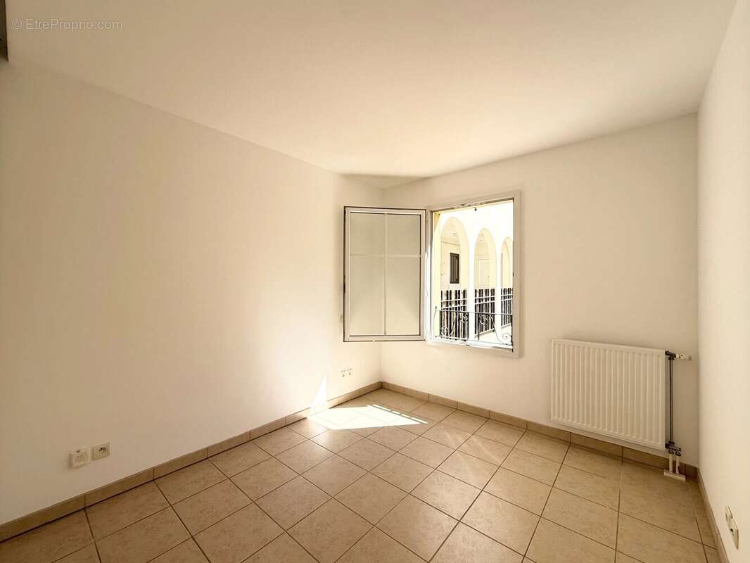 Appartement 40 m² à Aubagne  - photo 9