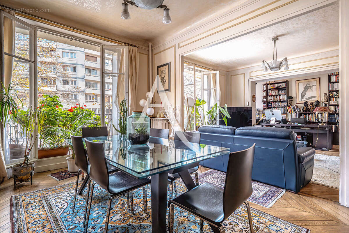 Appartement à PARIS-11E