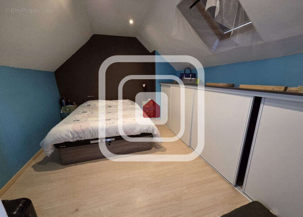 Maison à BOURG-ET-COMIN