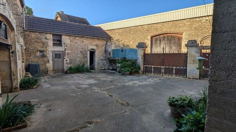 Maison à COUTARNOUX