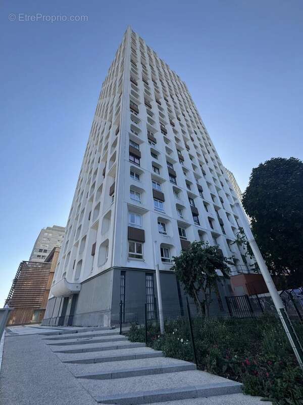 Appartement à PARIS-20E