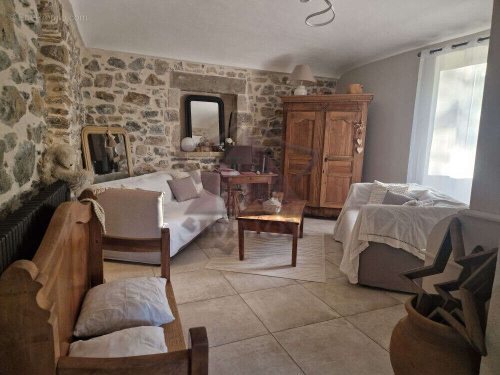 Maison à SAINT-PAUL-LE-JEUNE