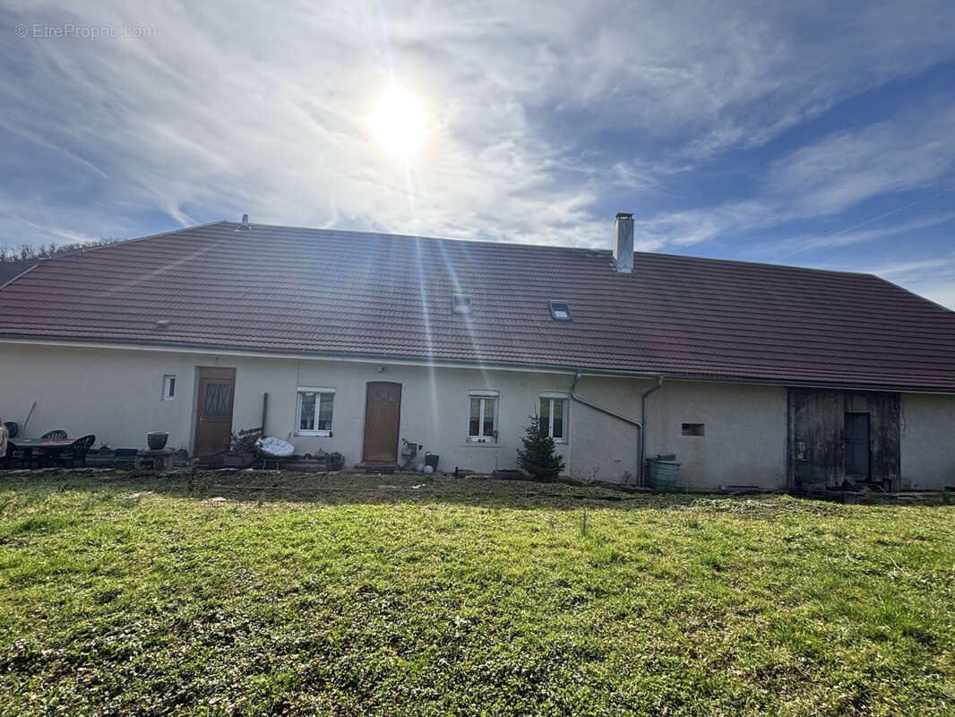 Appartement à HYEVRE-PAROISSE