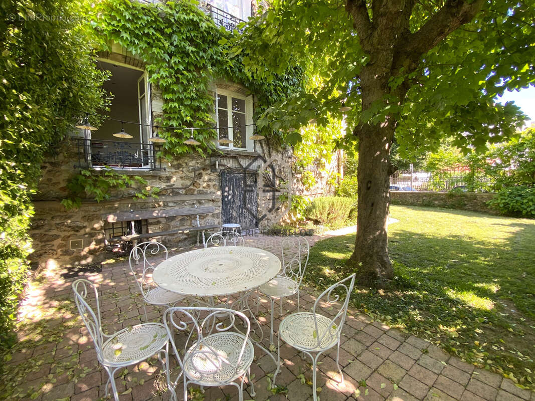 Maison à CHENNEVIERES-SUR-MARNE