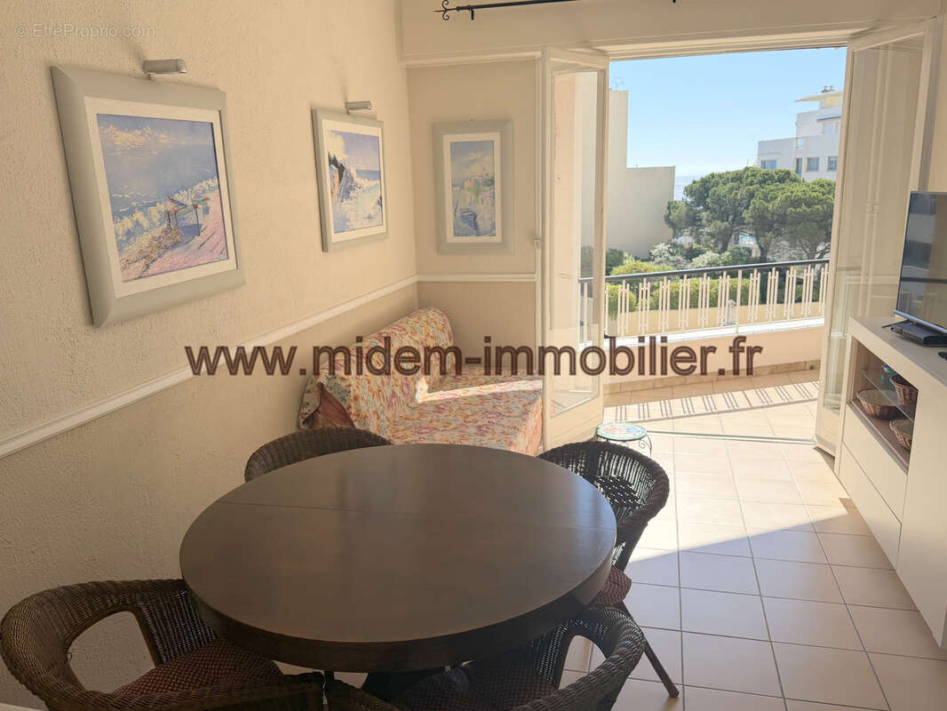 Nice Ouest Carras-Californie 3 P au calme étage élevé de 50 m2 + terrasse et loggia à 280000 euros - photo 4