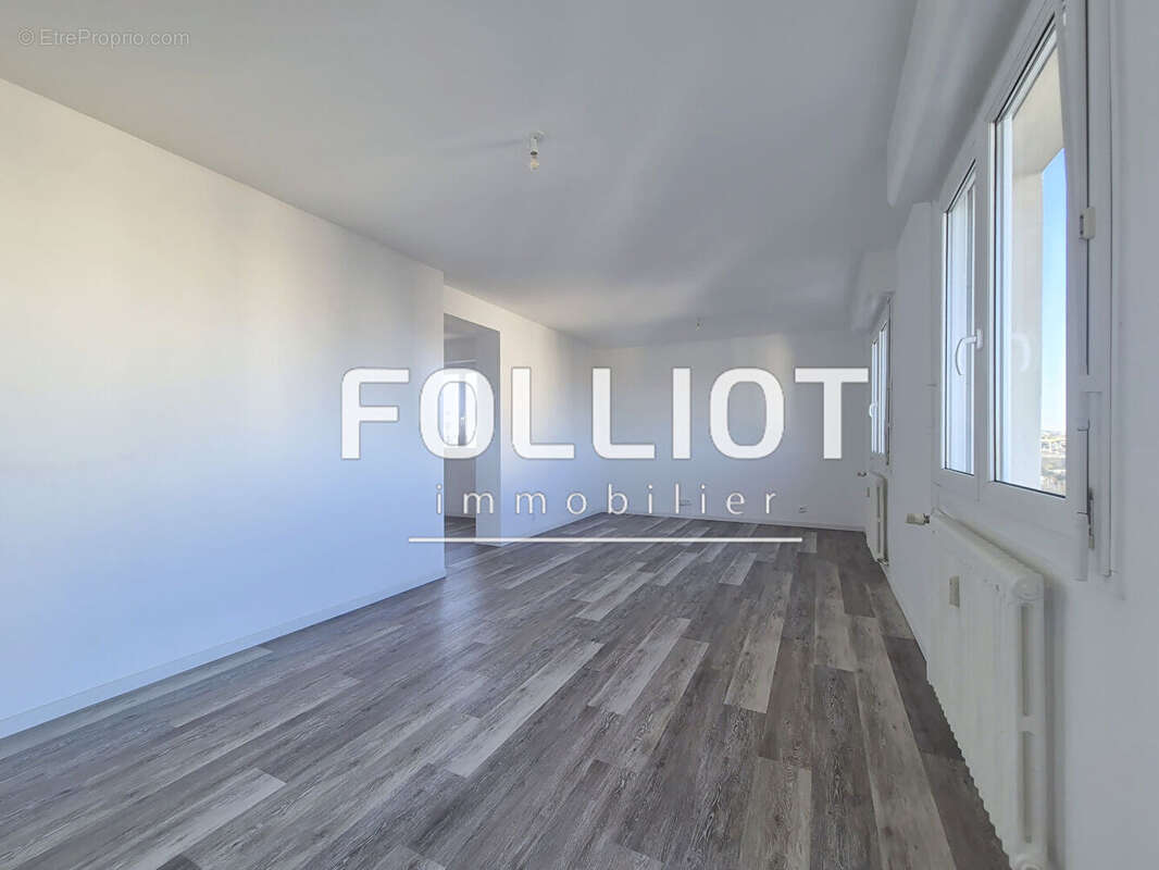 Appartement à MONDEVILLE