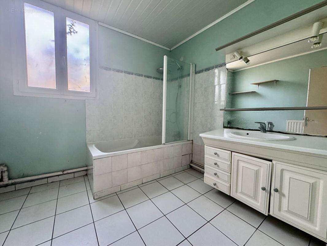 Maison centre-ville Moreuil , 2 chambres , jardin cave 94m2 - photo 11