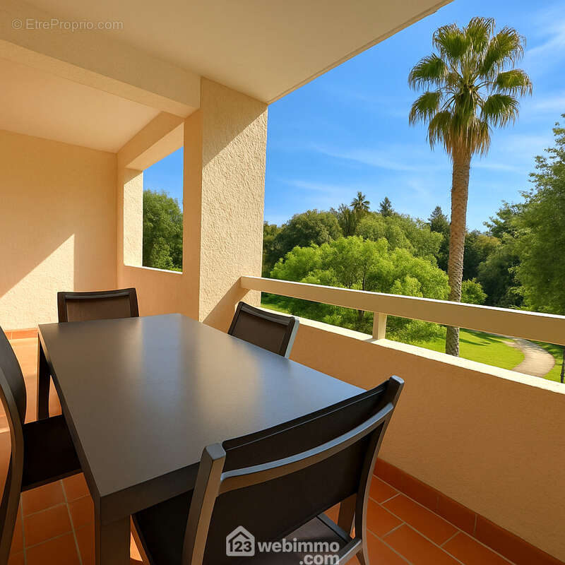 Grande Terrasse de 12m2 en exposition Sud. - Appartement à SAINTE-MAXIME