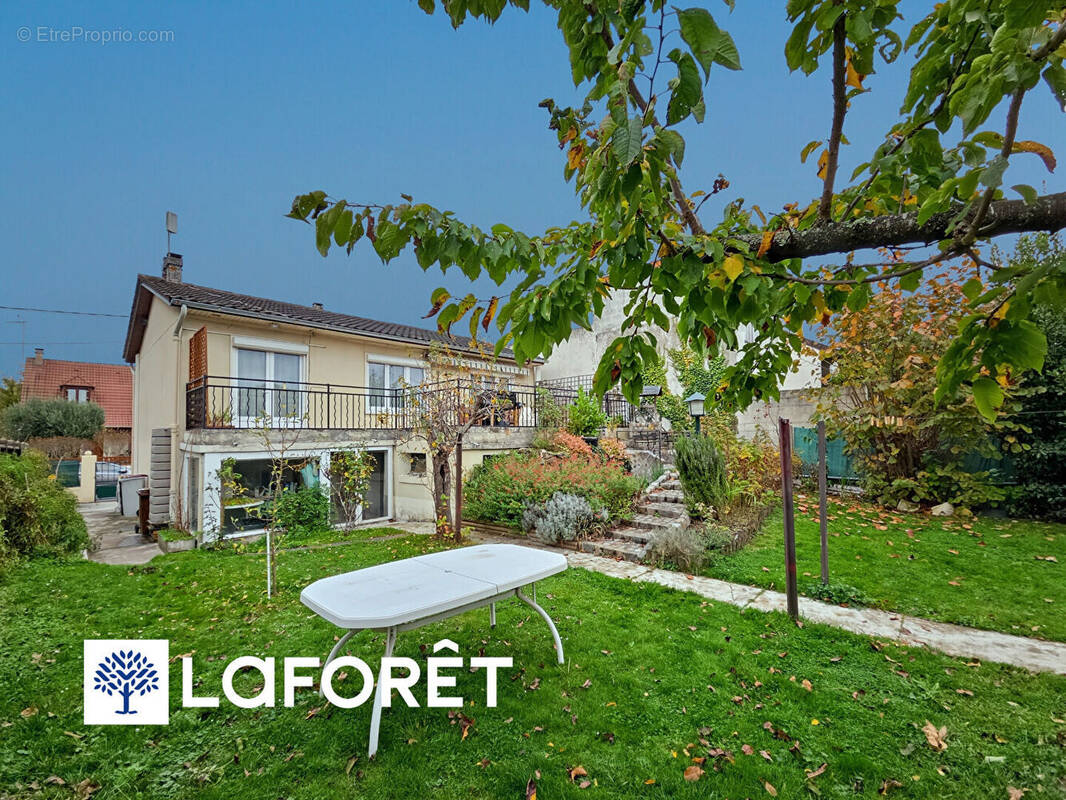 Maison à RIS-ORANGIS