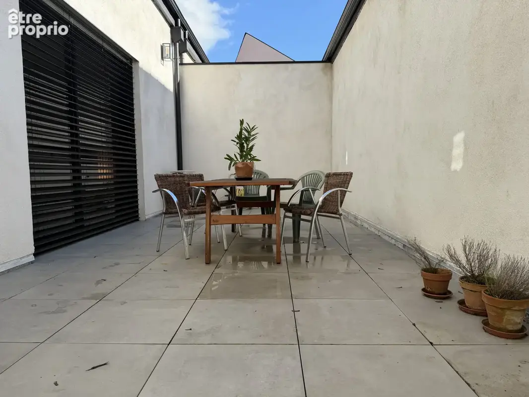 Bien d'exception maison de ville de 140 m2 avec terrasse privative sans vis a vis et 140 m2 de dependances - photo 18