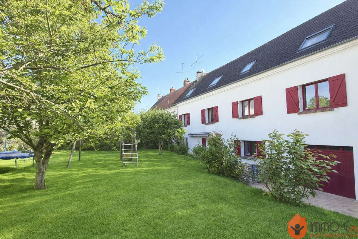 Maison à QUINCY-VOISINS