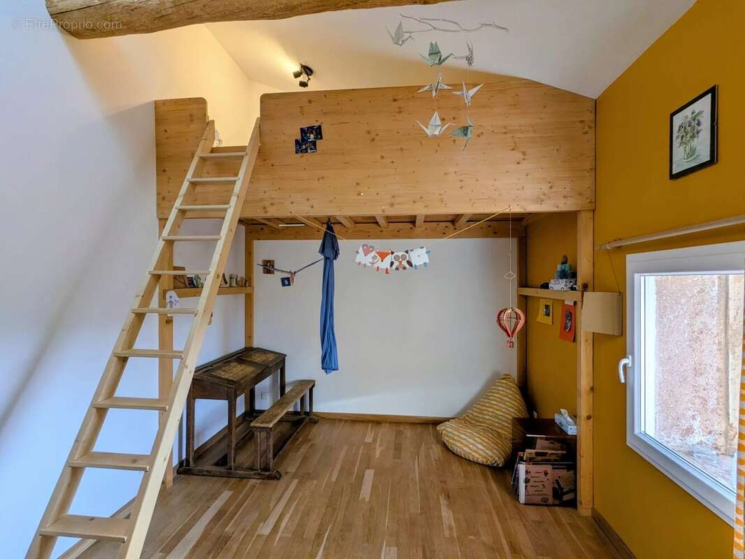Maison 225 m² à Hurigny  - photo 19