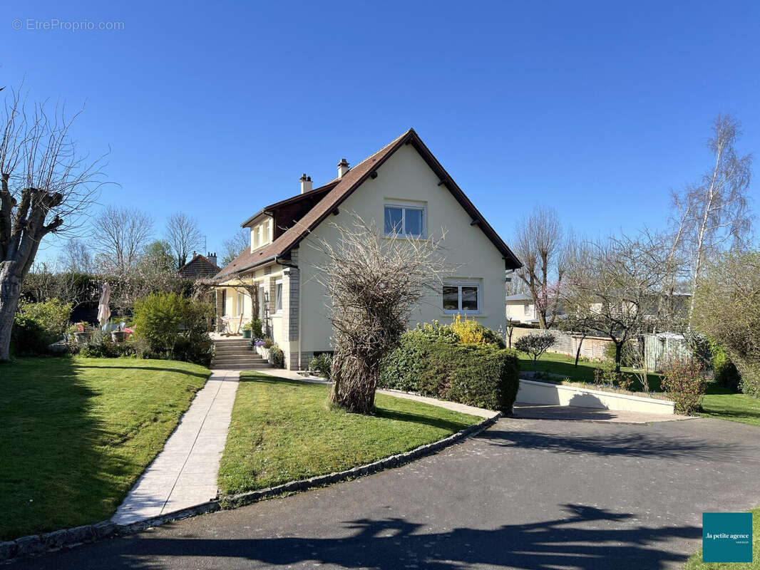Maison à HEROUVILLE-SAINT-CLAIR
