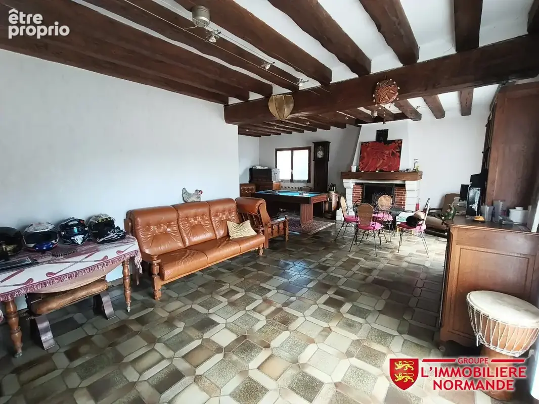 Maison traditionnelle - 5 chambres - 4390 m² de terrain - photo 5