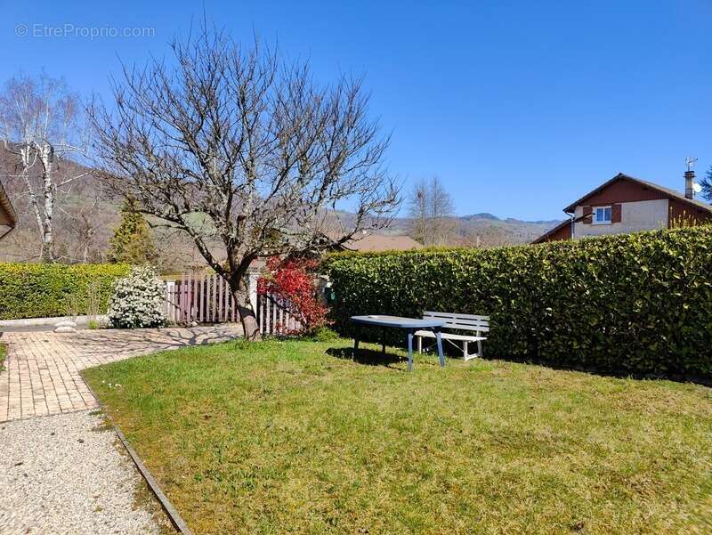 Maison à SAINT-ETIENNE-DE-CROSSEY