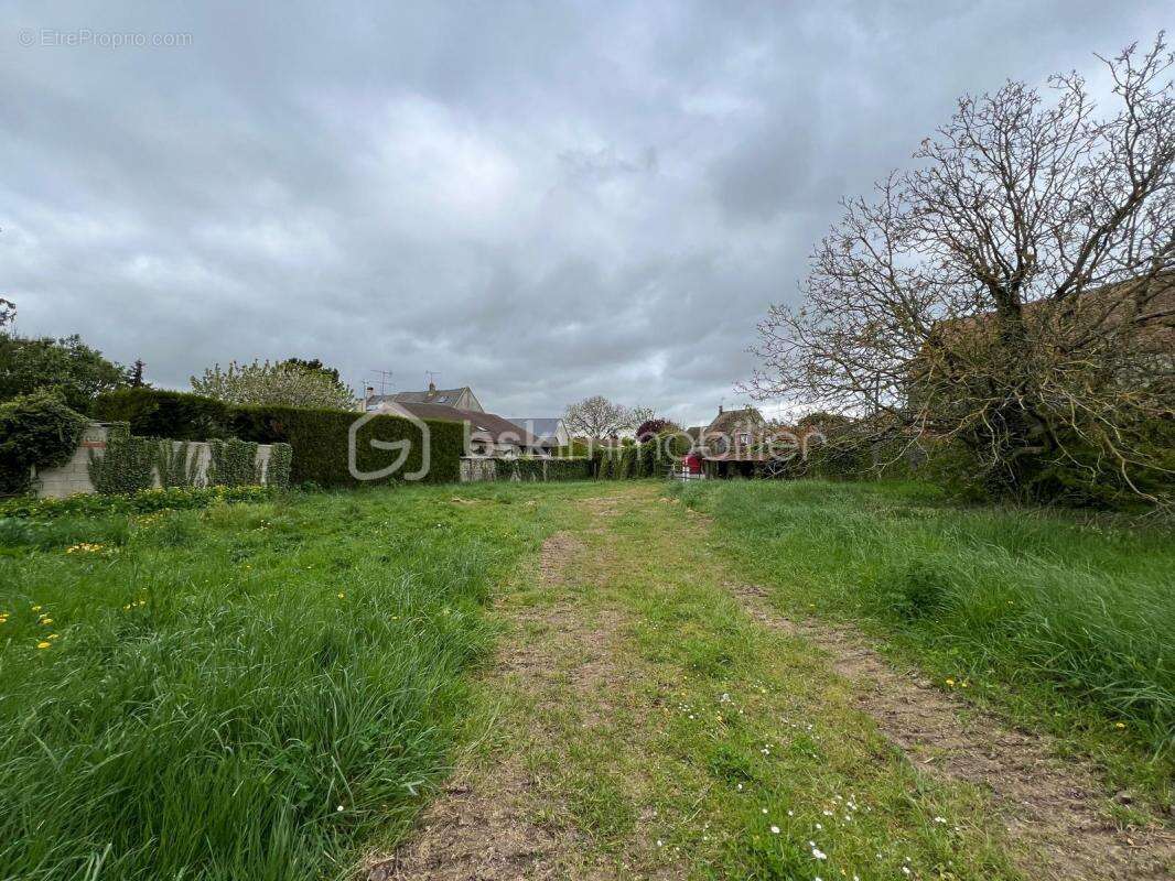 Terrain à ETAMPES
