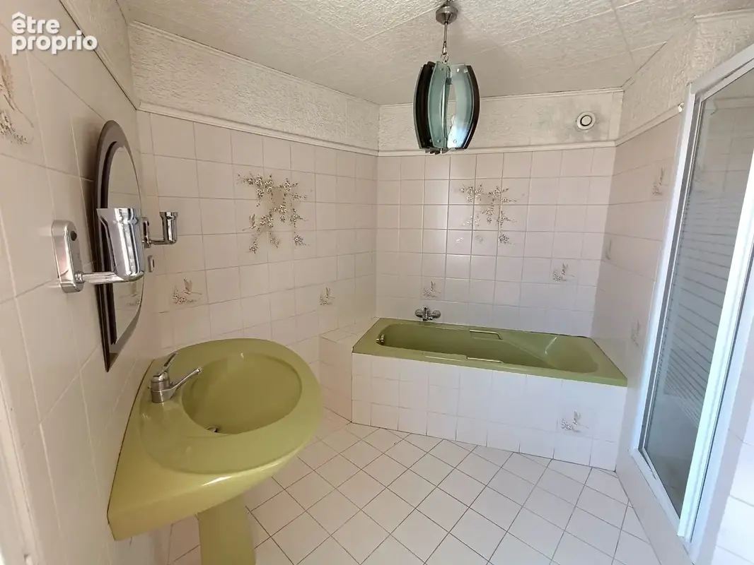 salle de bain baignoire douche