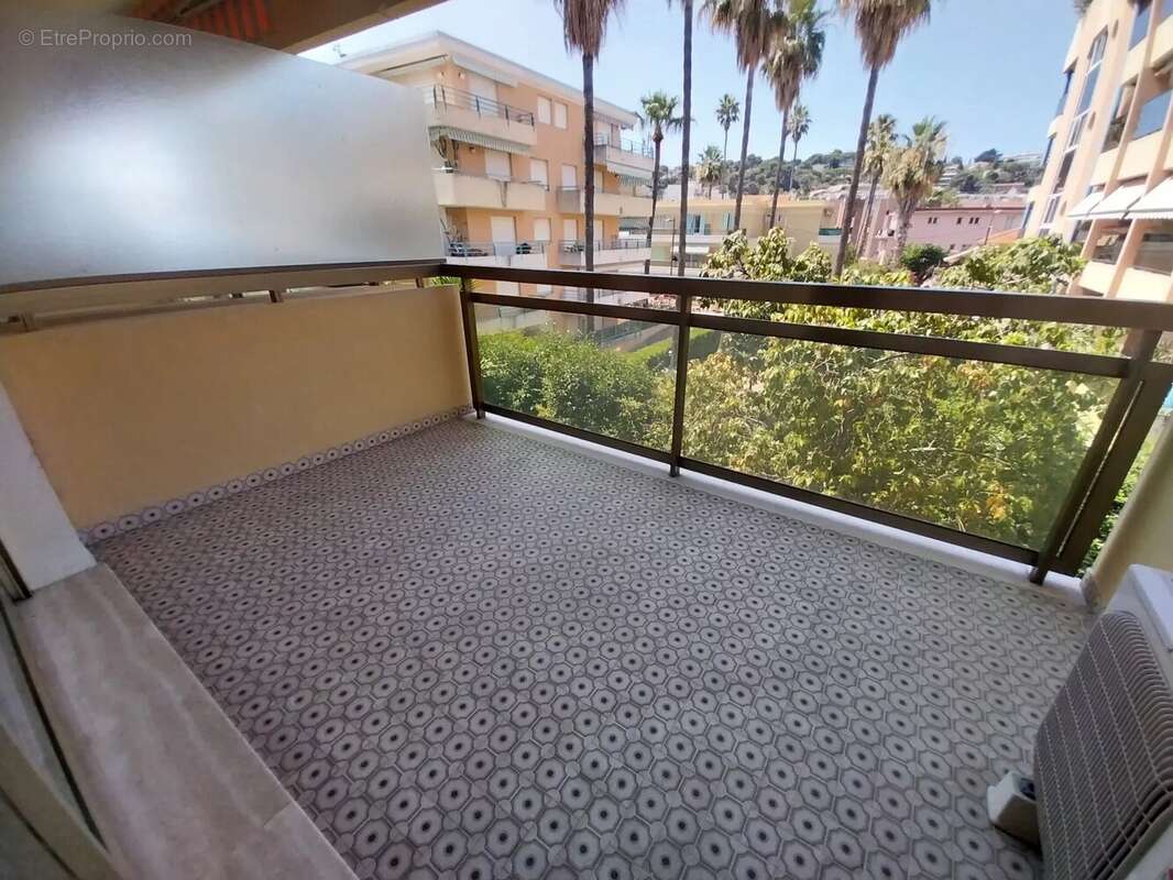 Appartement à ROQUEBRUNE-CAP-MARTIN