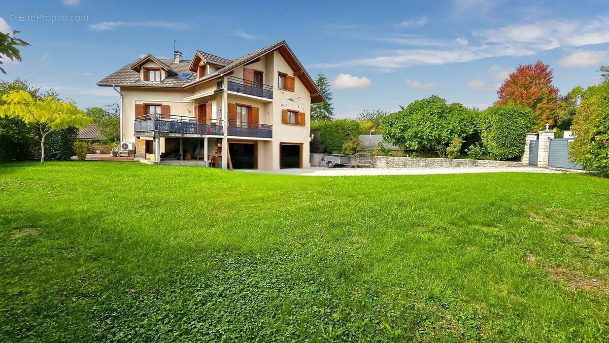 Maison à CONTAMINE-SUR-ARVE