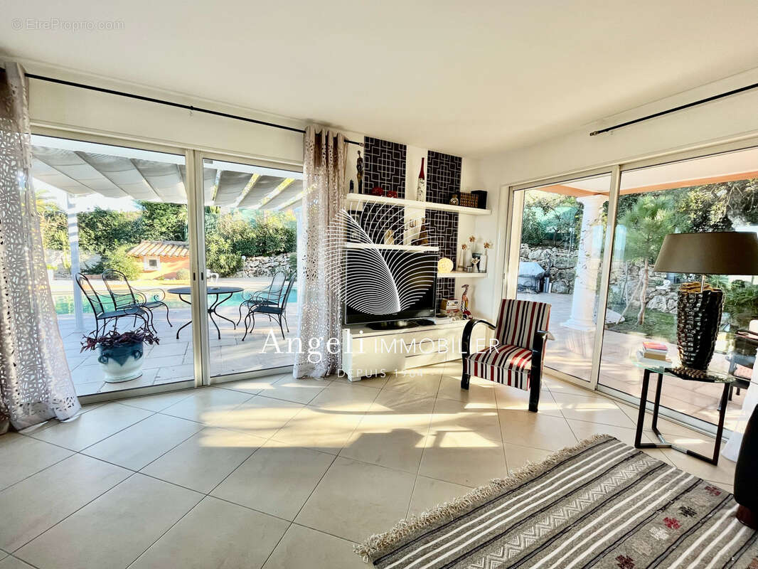 Saint aygulf : villa avec belle vue degagee - photo 6