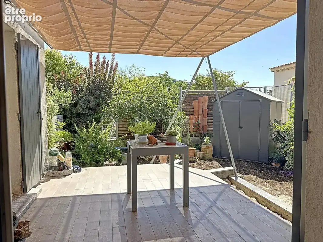 Maison de village T3 avec terrasse et jardin env.140 m2 au calme - Cadenet - photo 2