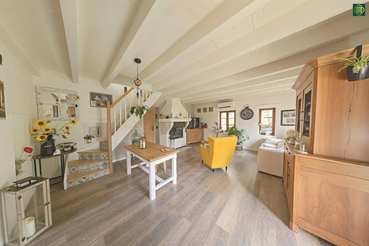 Maison à SAINT-ANDRE-DE-ROQUEPERTUIS