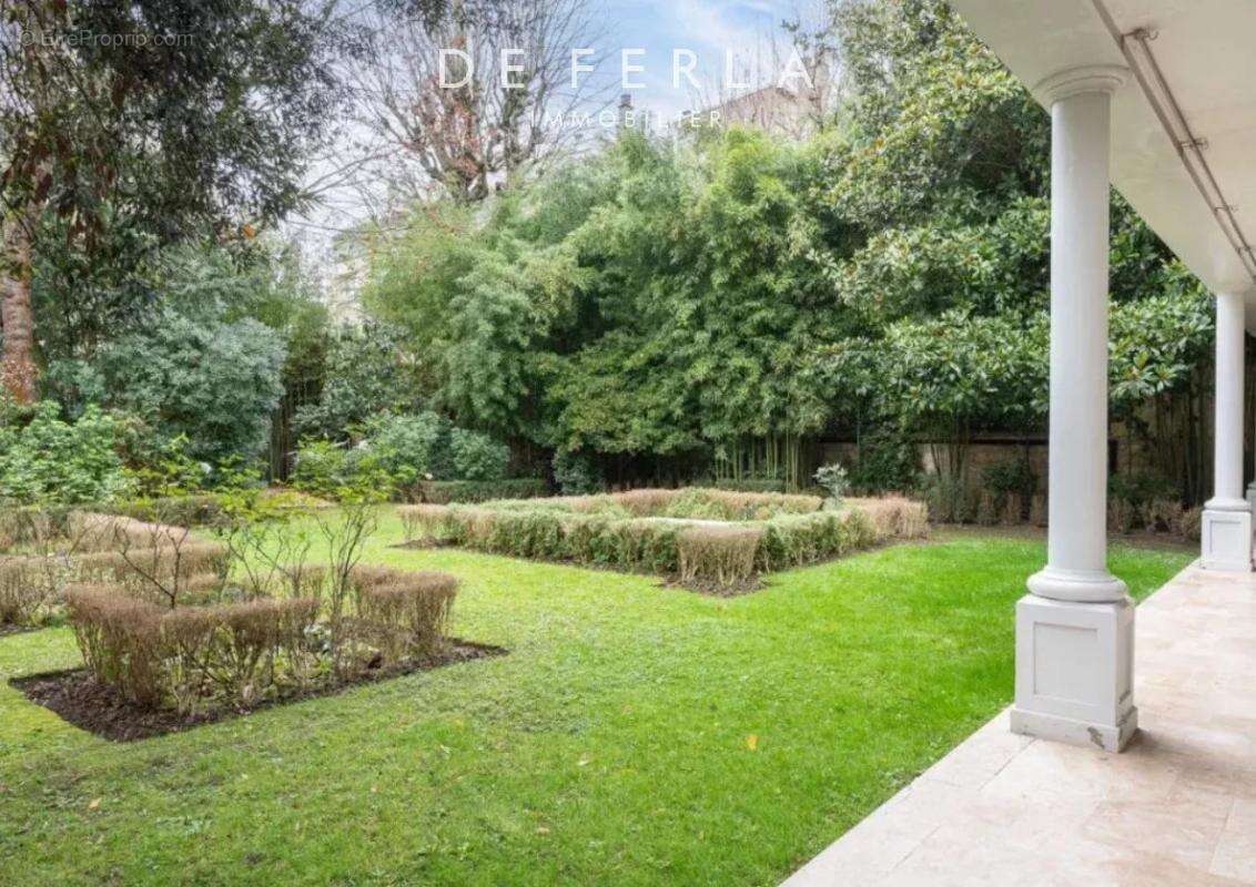 Maison à NEUILLY-SUR-SEINE