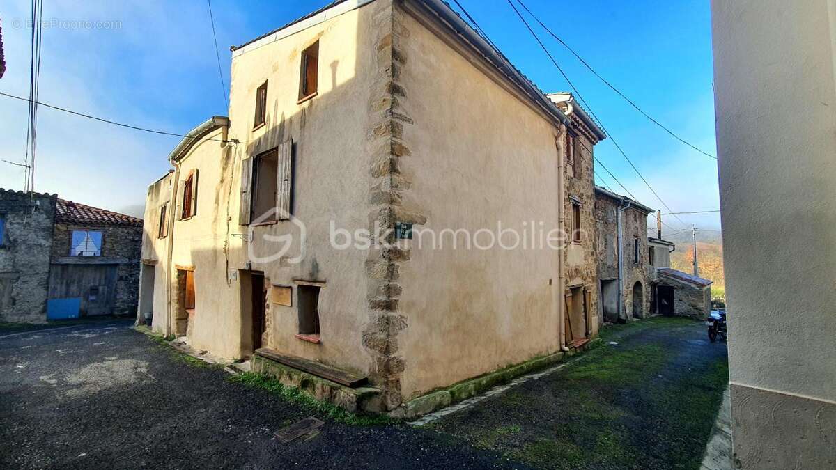 Maison à CUBIERES-SUR-CINOBLE