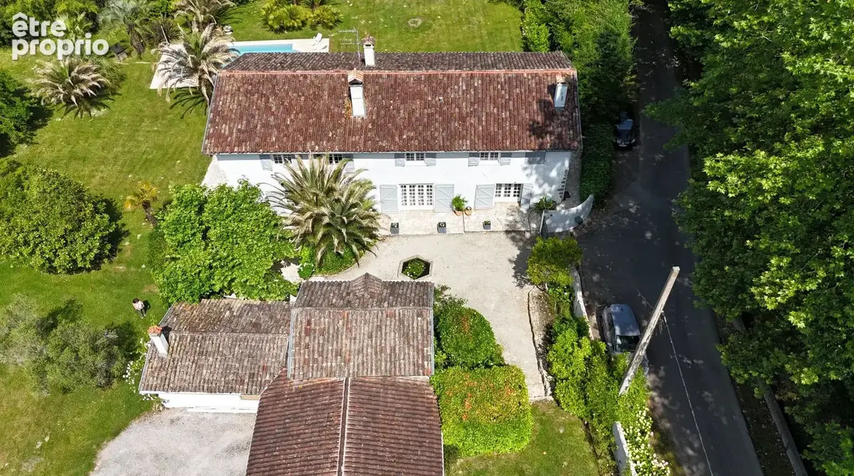 MAISON DE CARACTERE DU 18ème de 310 m2 de 10 pièces avec piscine au coeur d'un parc de  4800 m2 - photo 29