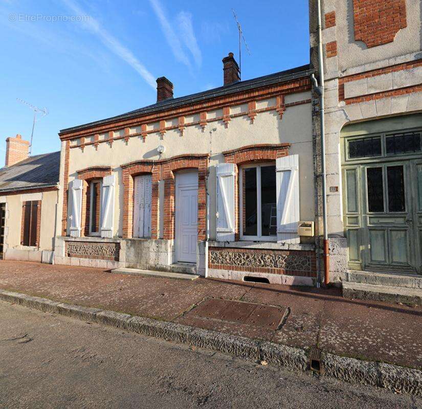 Maison à LA BUSSIERE