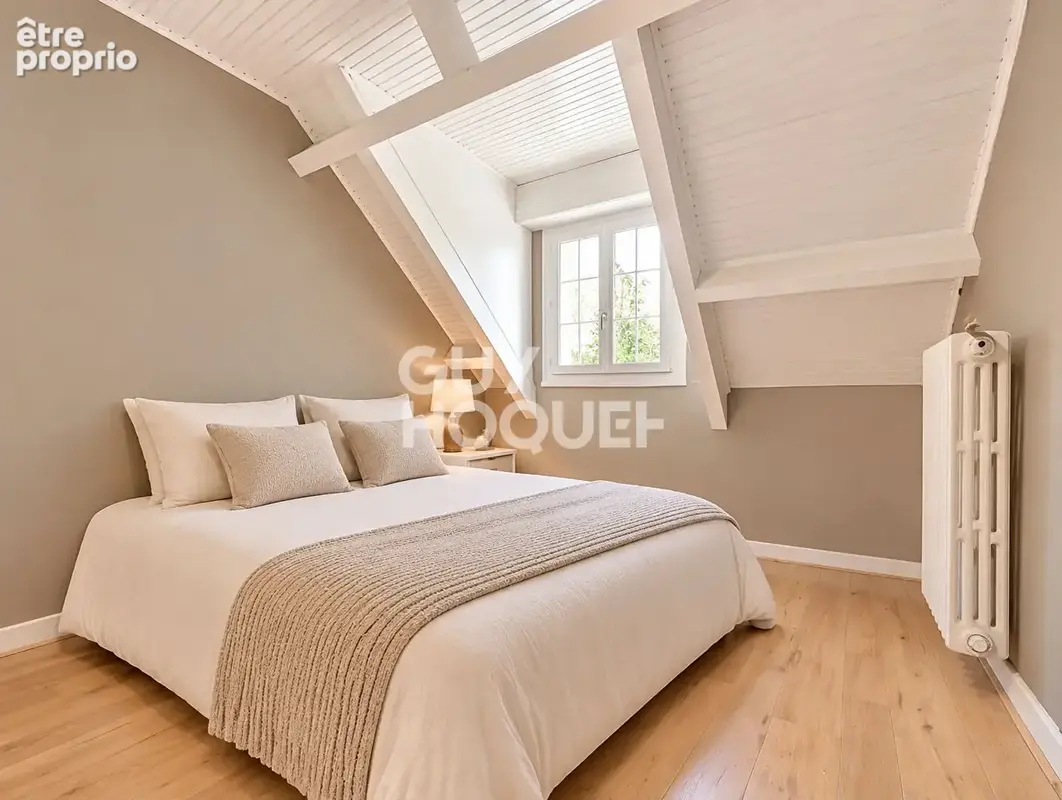 Ecole Valentin, maison 6 chambres, terrain 26 ares - photo 14