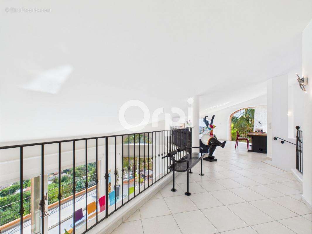 Maison à MANDELIEU-LA-NAPOULE