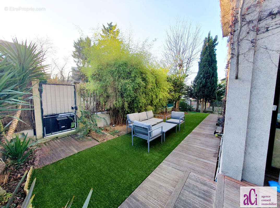 Appartement à L'HAY-LES-ROSES