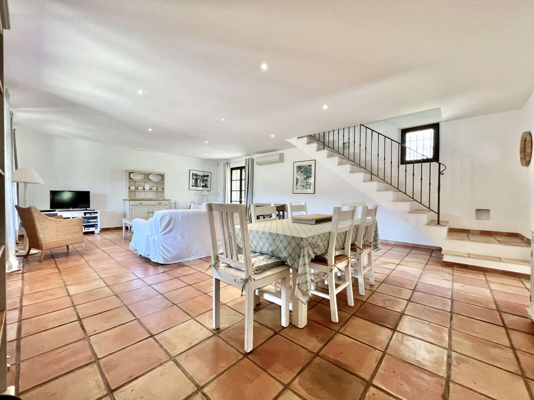 Maison à PLAN-DE-LA-TOUR