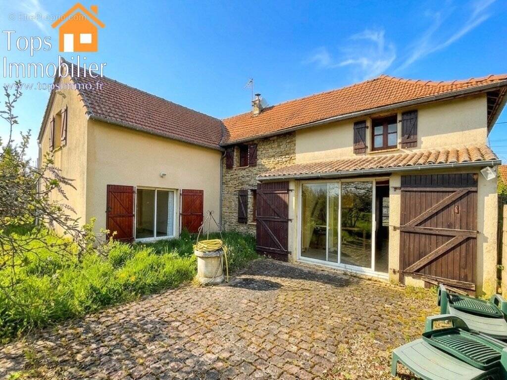 Maison à SAVIGNAC