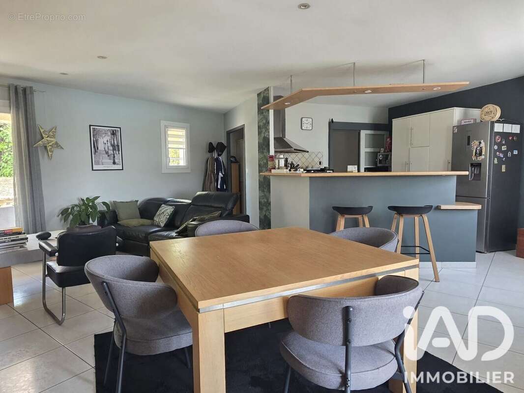 Maison 110 m² à Naves  - photo 6