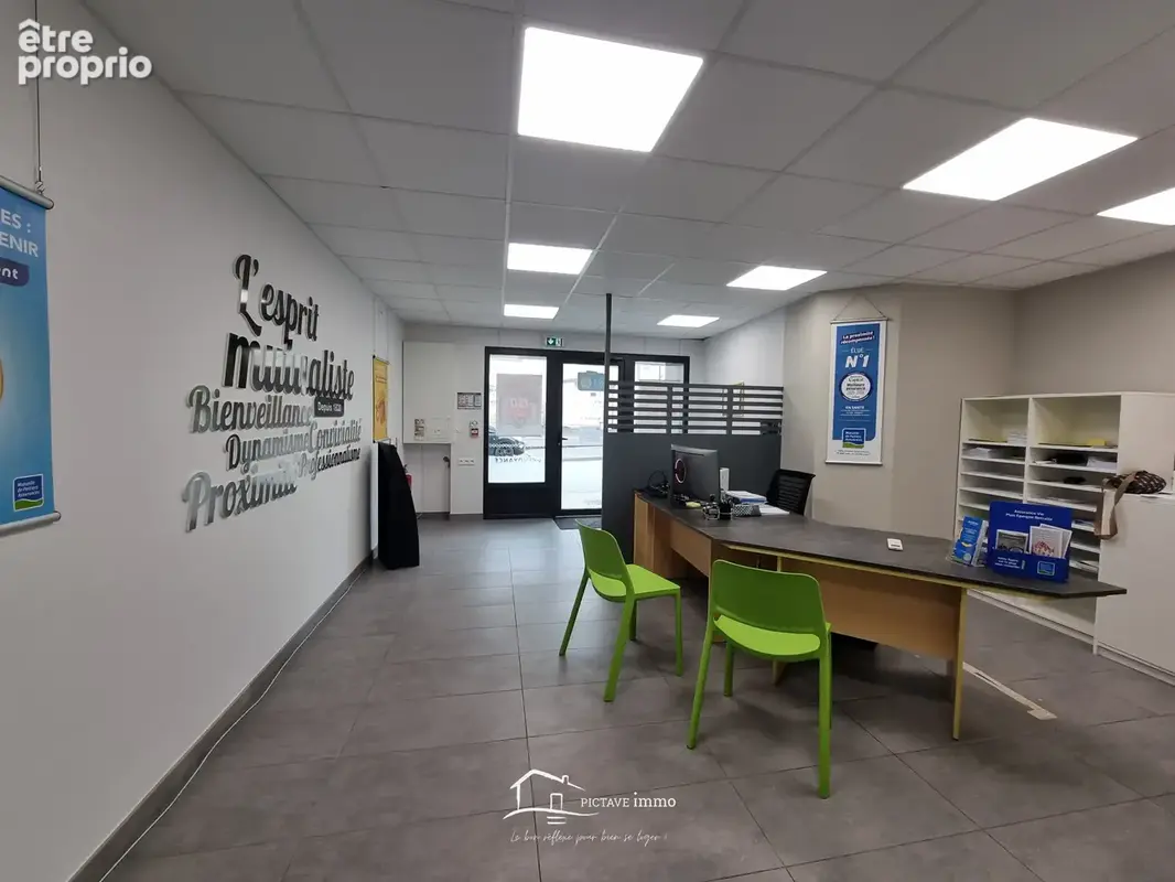 Local commercial thenezay - photo 2